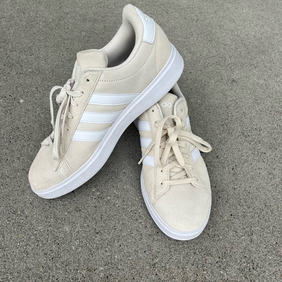 Women's Grand Court Alpha Sneaker, Adidas. Size 9.5, white/ off white - Picture 2 of 6